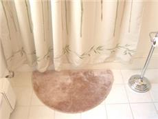 DECORATIVE PLUSH BATHROOM RUGS--WEDGE RUG