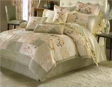 SAVOIR FAIRE Bedding Ensemble by Croscill | By DomesticBin